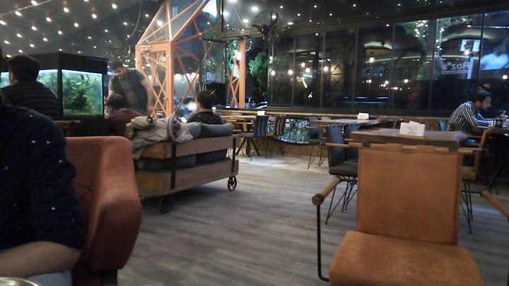 Roz’s Caffe & Restorant