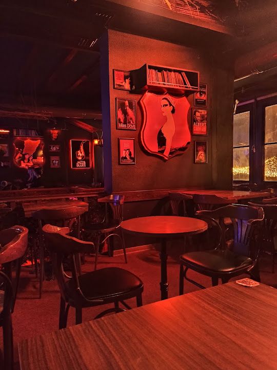 Yeni&Eski Cafe Bar