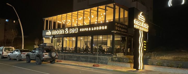 Moon & Sea Cafe Lounge