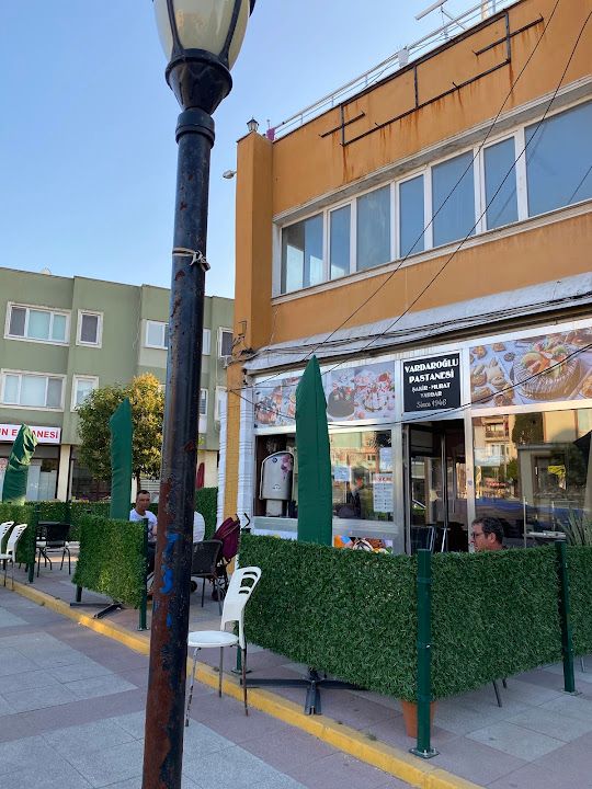 Vardaroğulları Pastanesi
