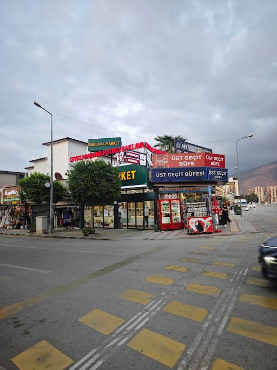 Baklava Market - İskenderun Çarşı