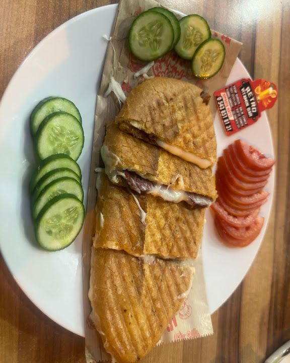 RETRO VİTAMİN BAR & FASTFOOD