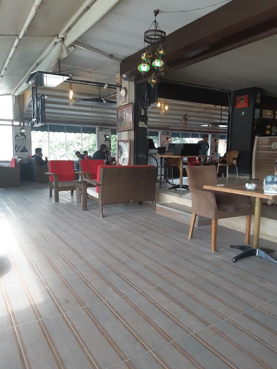 Tomina Cafe