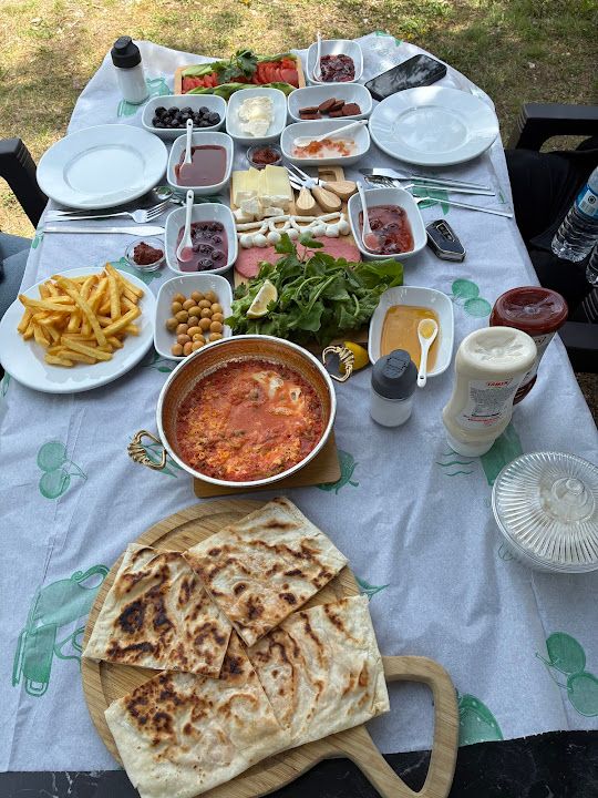 Hilal Kuzu Kebap Ve Kahvaltı Salonu