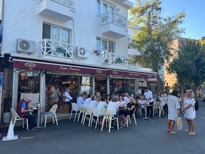 Burgazada Ergün Pastanesi