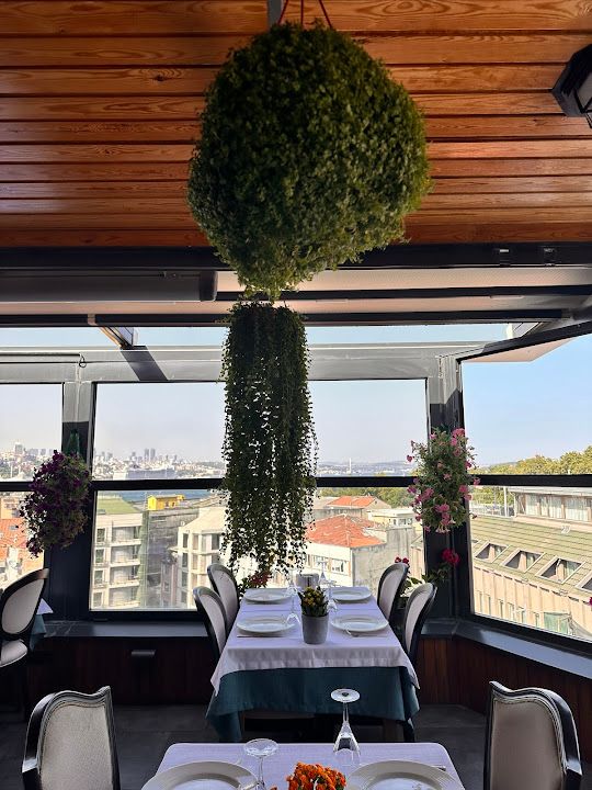 Pino Gare Rooftop Restaurant