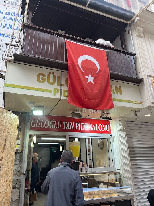 Güloğlu Tan Pide Salonu