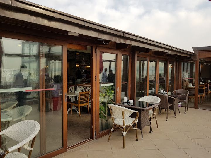 Azade Cafe