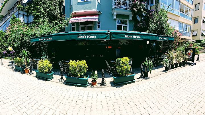 Black House Moda