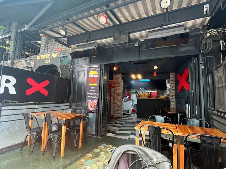 Burger X Moda