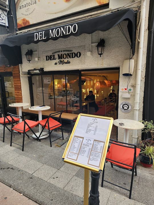 DEL MONDO COFFEE & DESSERT