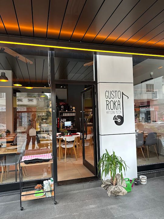 Gusto Roka Artisan Pizza