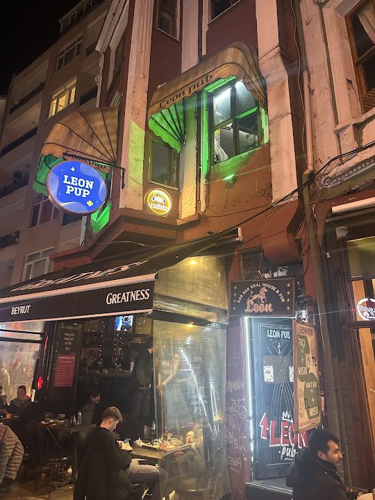 Leon Pub