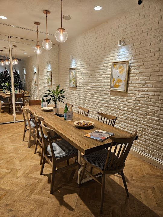 Manu Bakery & Eatery