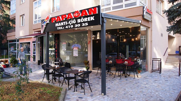 Papağan Mantı Ve Çiğ Börek