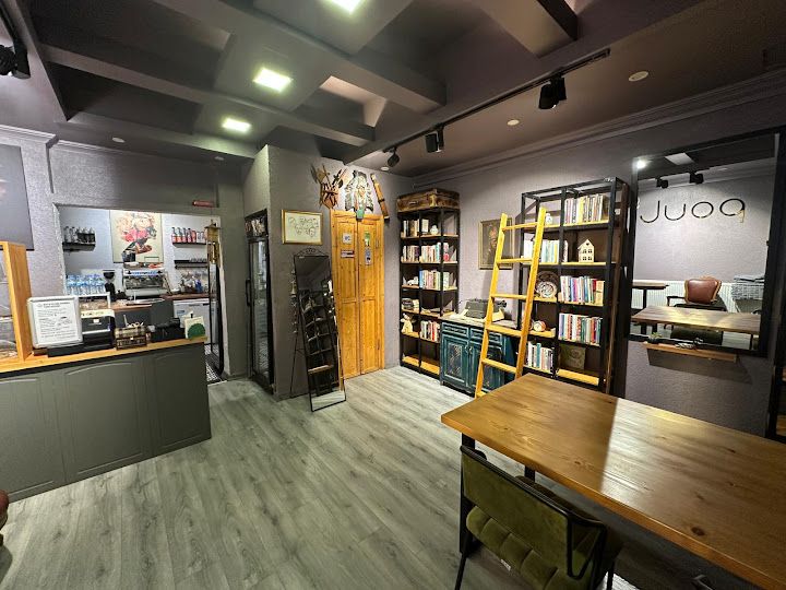 Poulim Cafe