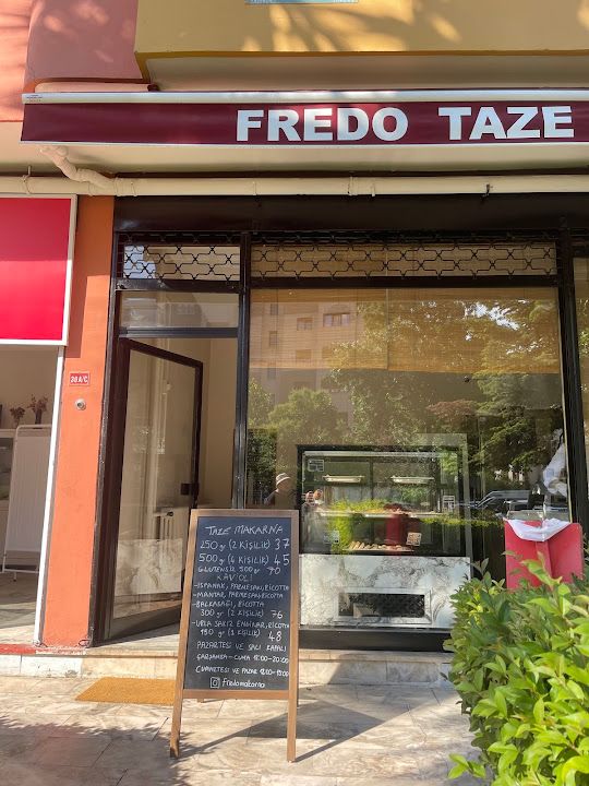 Signor Fredo Taze Makarna