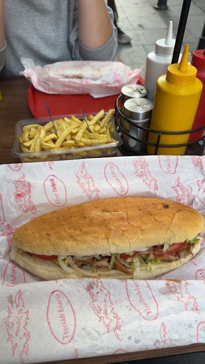 Tarihi Selimiye Büfesi Kadıköy