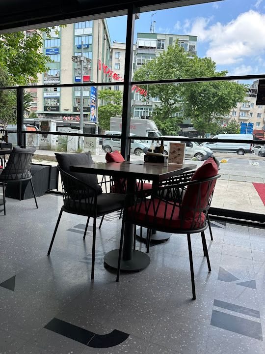 Tavuk Dünyası Kazasker Cadde