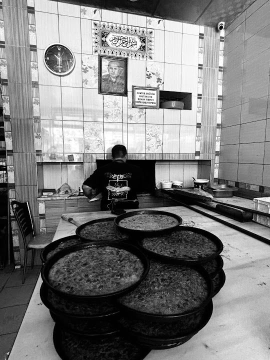 Karatopraklar Lokantası