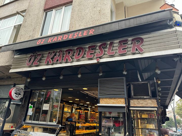 Öz Kardeşler Pasta-cafe