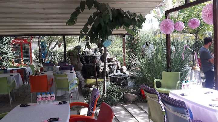 Kandıra Havuzlu Bahçe Kafe