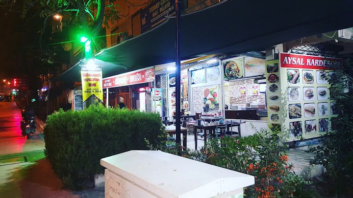 Aysal Kardeşler Tavuk Döner - Köfte - Kömürde Sandviç