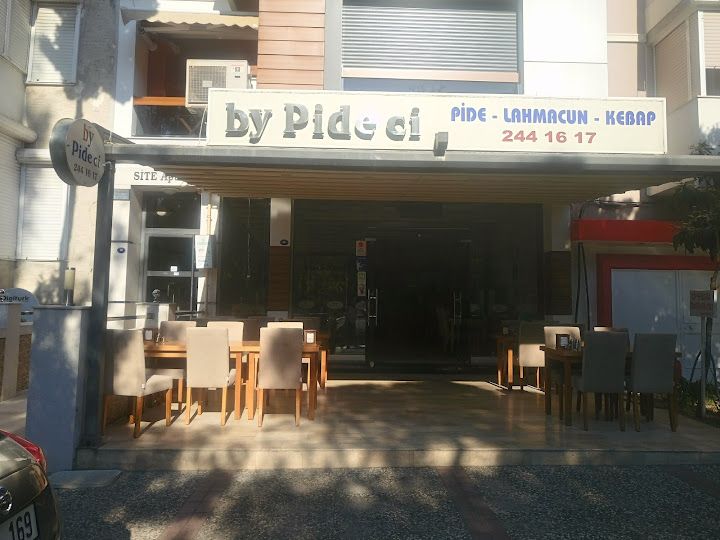 By Pideci
