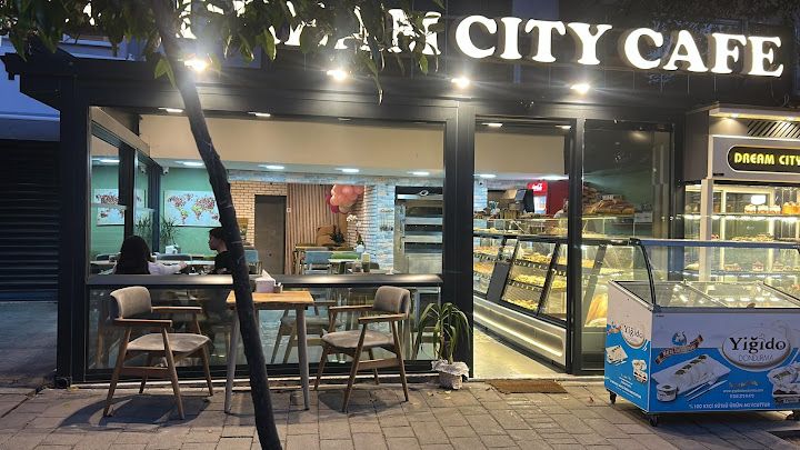 Dreams City Cafe