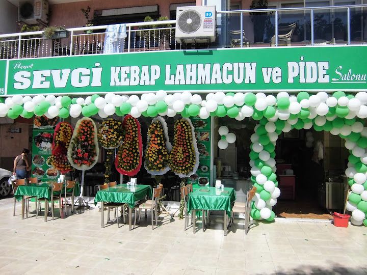 Üç Yol Sevgi Kebap