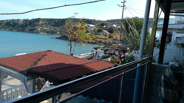 Ayhan Cafe