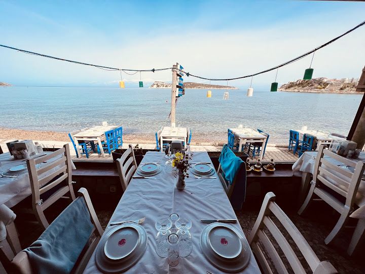 Giritlinin yeri rum meyhanesi&butik otel