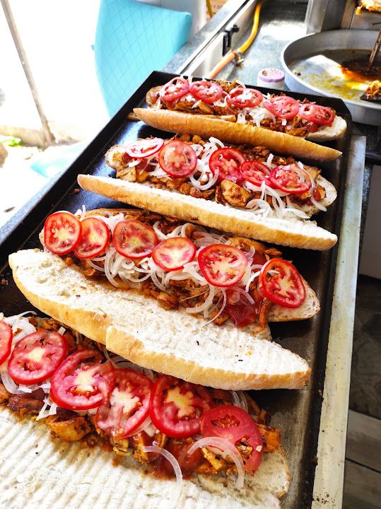 Köfte Tost Kokoreç Çiğ Köfte Tavuk Döner