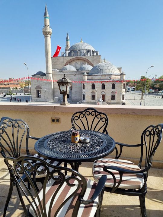 Türbe önü Osmanlı Kahvehanesi