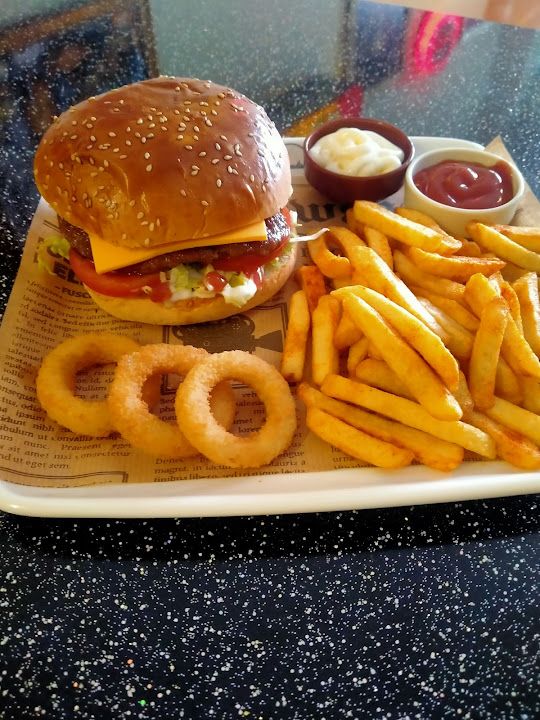 White burger shop hamburgerci