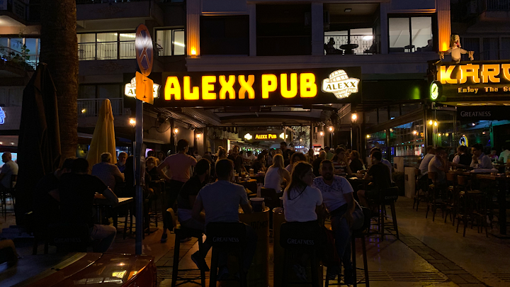 Alexx pub