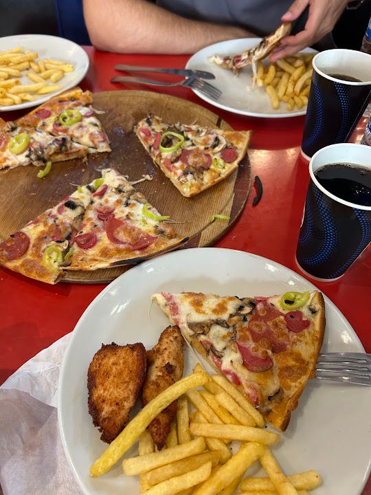 Grill'ays pizza