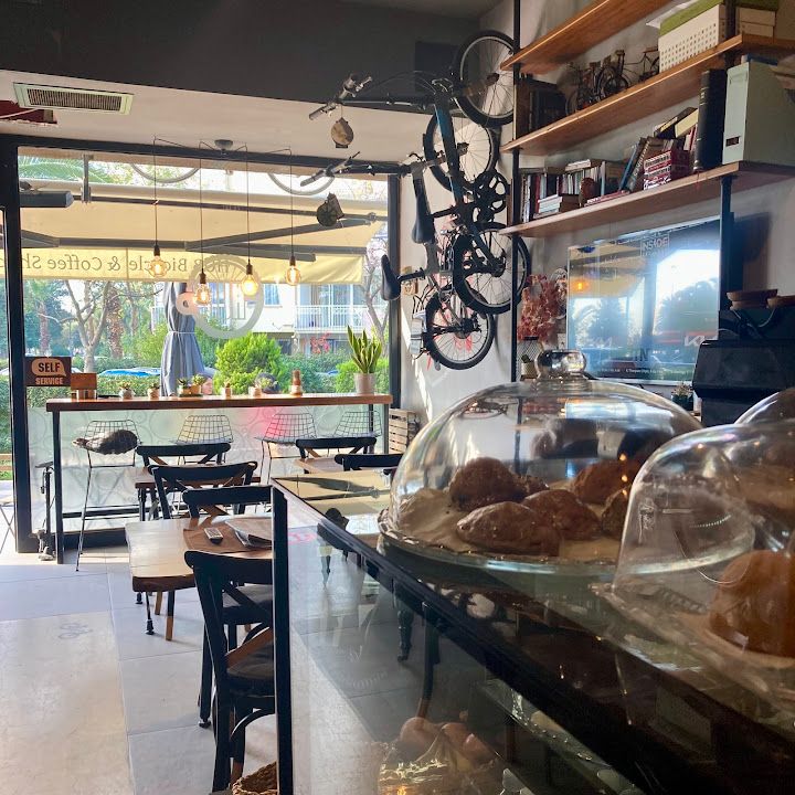 Hub Bicycle & Coffee Shop