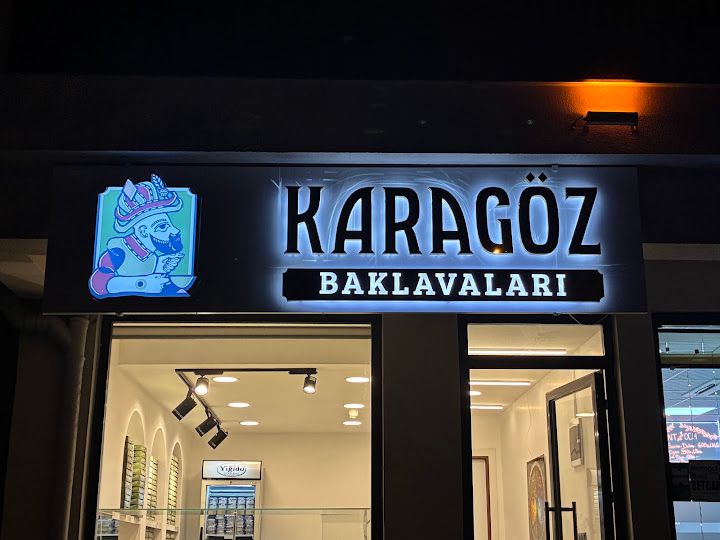 Karagöz baklavaları karşıyaka