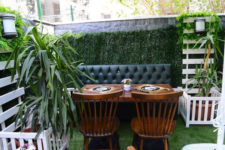 Karga bar & variety