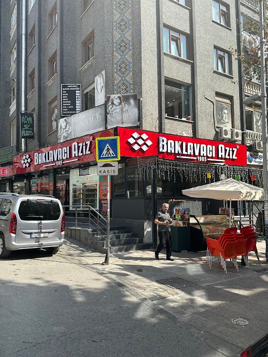 Baklavacı Aziz Kartal