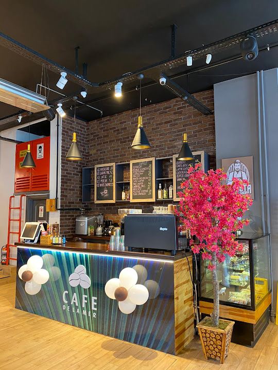 Cafe De La Mer