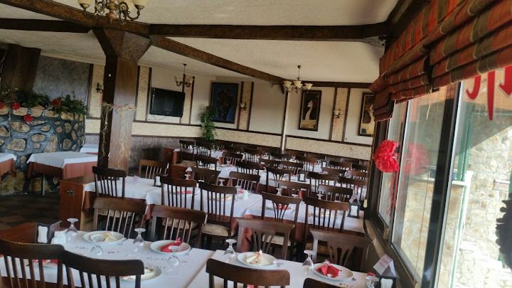 Tarihi Çınaraltı Restaurant