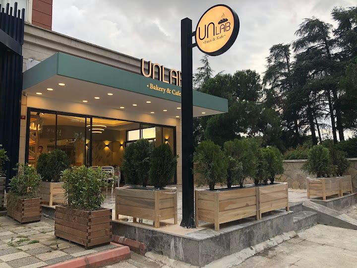 Unlab Bakery & Cafe