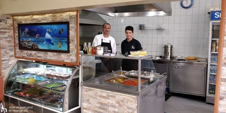 YAKACIK KÖFTE & YEMEK SALONU