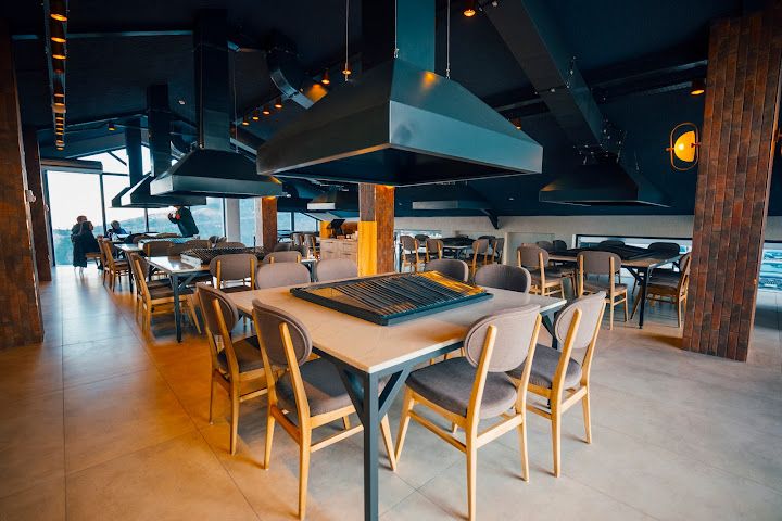 Zevahir 360 Bistro Cafe / Restaurant