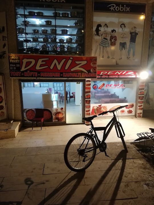 Deniz tost ve kahvaltı salonu