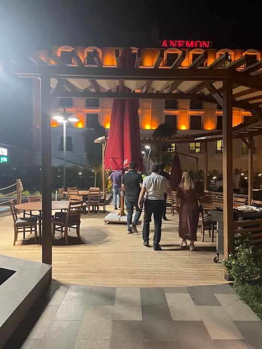 Lokasyon Garden Lounge & Restaurant