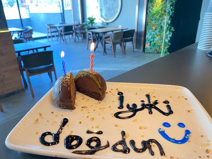 4 Moon Cafe