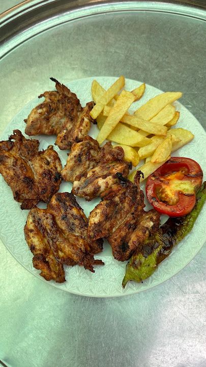 Kemah Alabalık Restaurant Ve Aile Çay Bahçesi